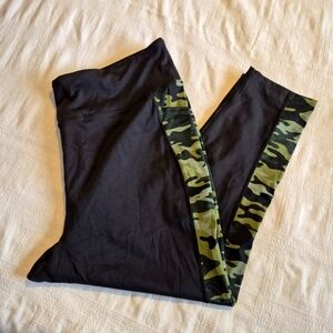 LuLaRoe Rise Brave line women's size 3X leggings black / camo side stripe NWOT